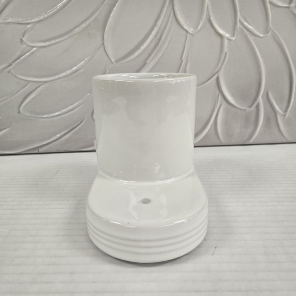 Nora Fleming Pinstripes Round Cutie Container - Picture 2 of 4